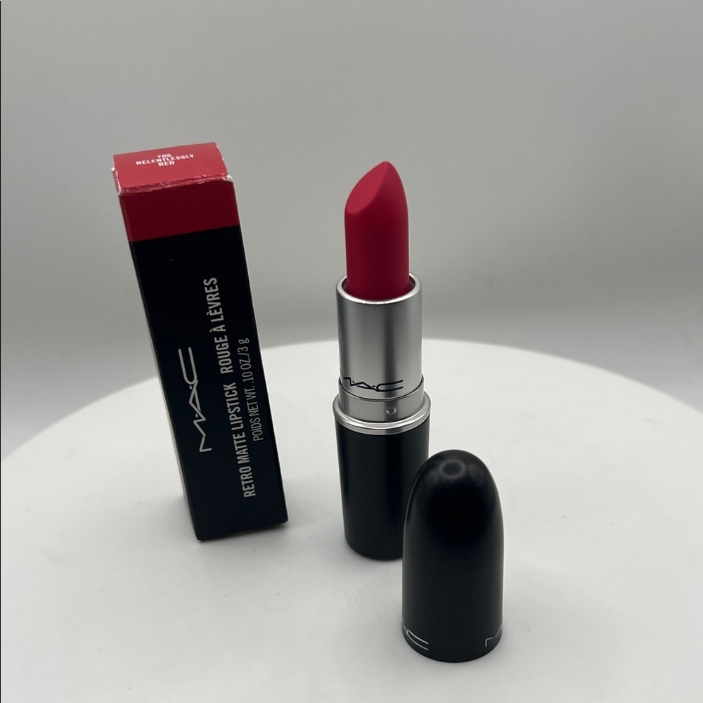 MAC Cosmetics Lipstick - Relentlessly Red